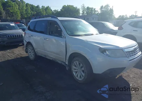 2011 Subaru Forester 2.5X Premium z USA, uszkodzony, nr VIN JF2SHADC1BG761496